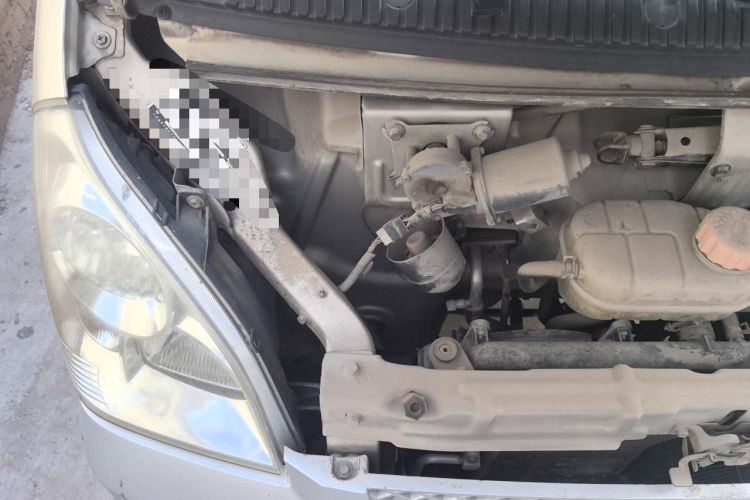 Used Wuling Rongguang 2011 1.2L Base Version Engine Bay Right