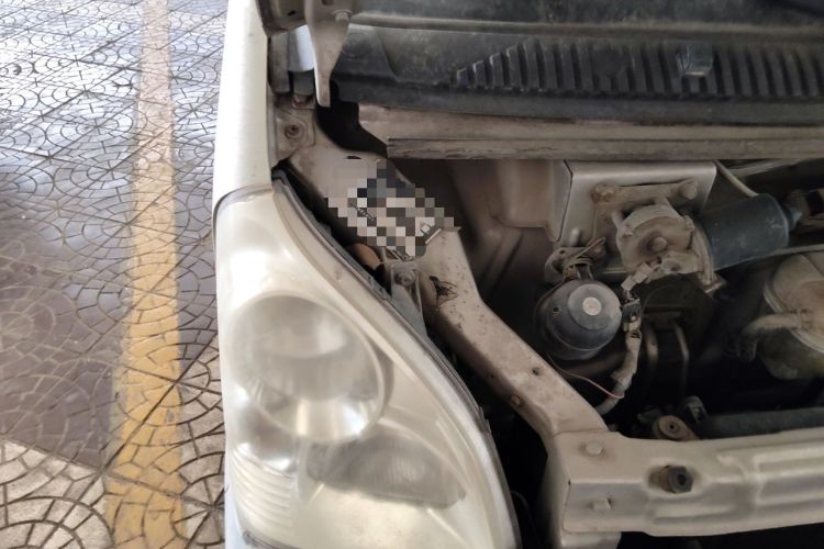 Used Wuling Rongguang 2011 1.2L Base Version Engine Bay Right