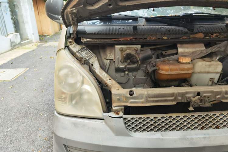 Used Wuling Rongguang 2011 1.2L Base Version Engine Bay Right