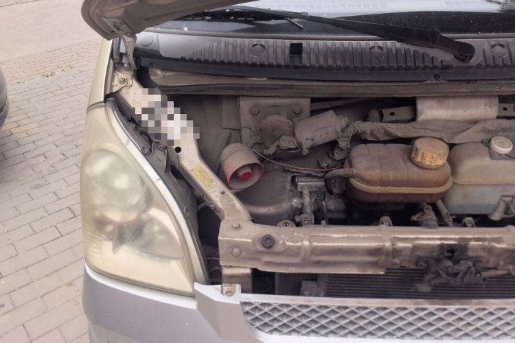Used Wuling Rongguang 2011 1.2L Base Version Engine Bay Right