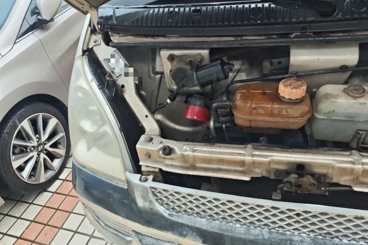 Used Wuling Rongguang 2011 1.2L Base Version Engine Bay Right