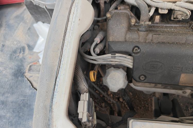 Used Wuling Rongguang 2011 1.2L Base Version Engine Bay Right