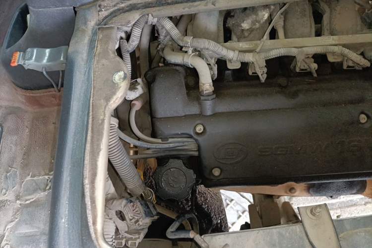 Used Wuling Rongguang 2011 1.2L Base Version Engine Bay Right
