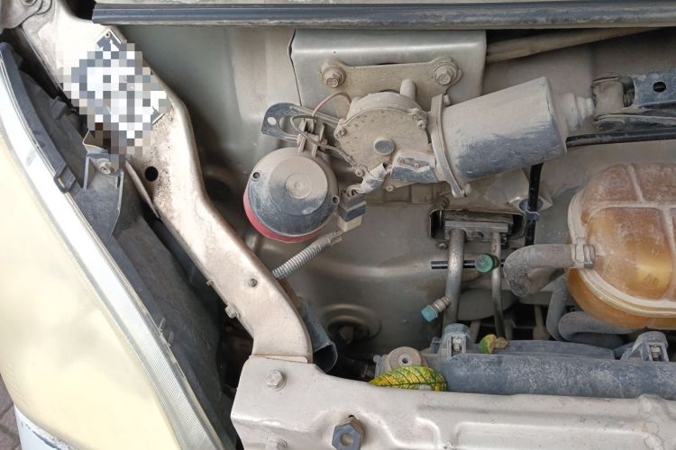 Used Wuling Rongguang 2011 1.2L Base Version Engine Bay Right