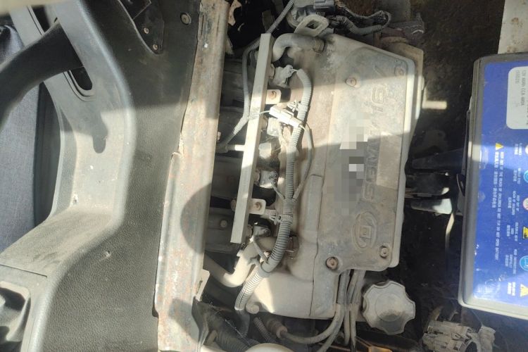 Used Wuling Rongguang 2011 1.2L Base Version Engine Bay Right