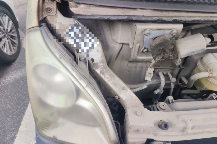 Used Wuling Rongguang 2011 1.2L Base Version Engine Bay Right