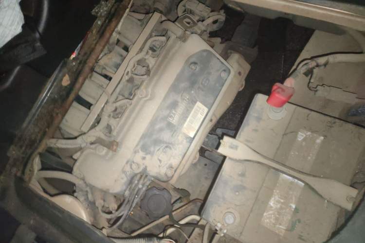 Used Wuling Rongguang 2011 1.2L Base Version Engine Bay Right