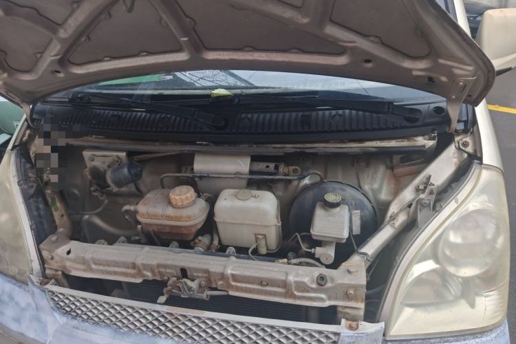 Used Wuling Rongguang 2011 1.2L Standard Version Engine Bay