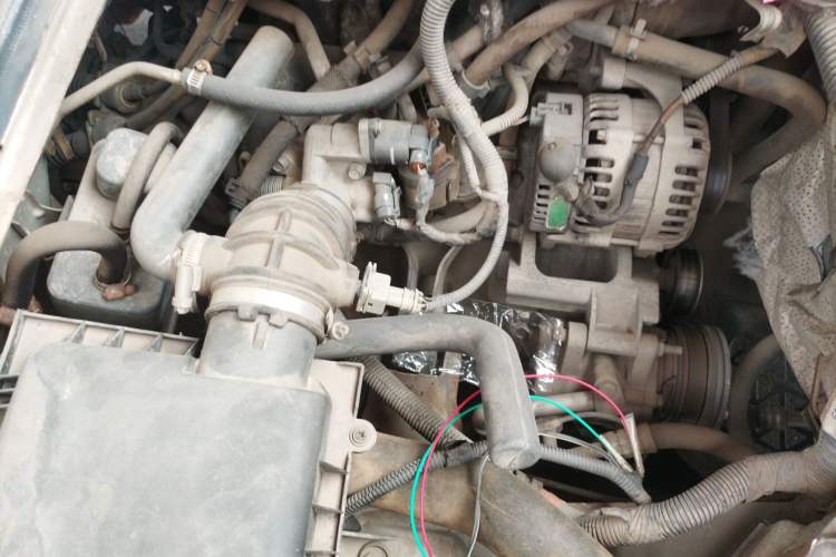 Used Wuling Rongguang 2011 1.2L Base Version Engine Bay