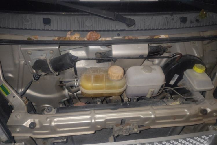Used Wuling Rongguang 2011 1.2L Base Version Engine Bay