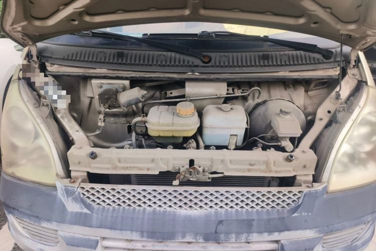 Used Wuling Rongguang 2011 1.2L Base Version Engine Bay