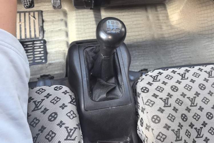 Used Wuling Rongguang 2011 1.2L Base Version Gear Lever