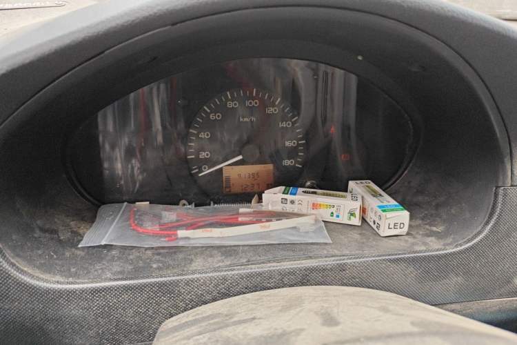 Used Wuling Rongguang 2011 1.2L Base Version Instrument Cluster