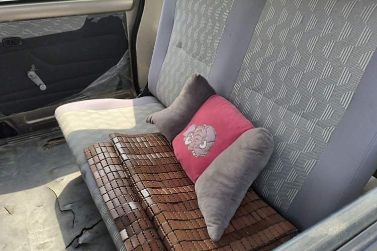 Used Wuling Rongguang 2011 1.2L Base Version Left Rear Seat