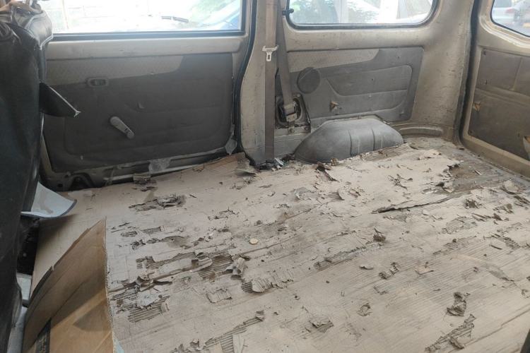 Used Wuling Rongguang 2011 1.2L Comfort Model Left Rear Seat