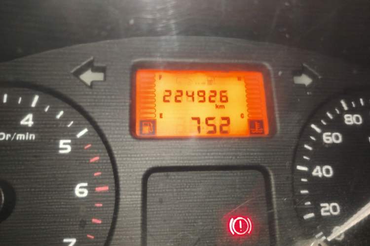 Used Wuling Rongguang 2011 1.2L Base Version Odometer Close Up
