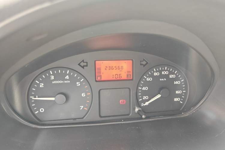 Used Wuling Rongguang 2011 1.2L Base Version Odometer Close Up
