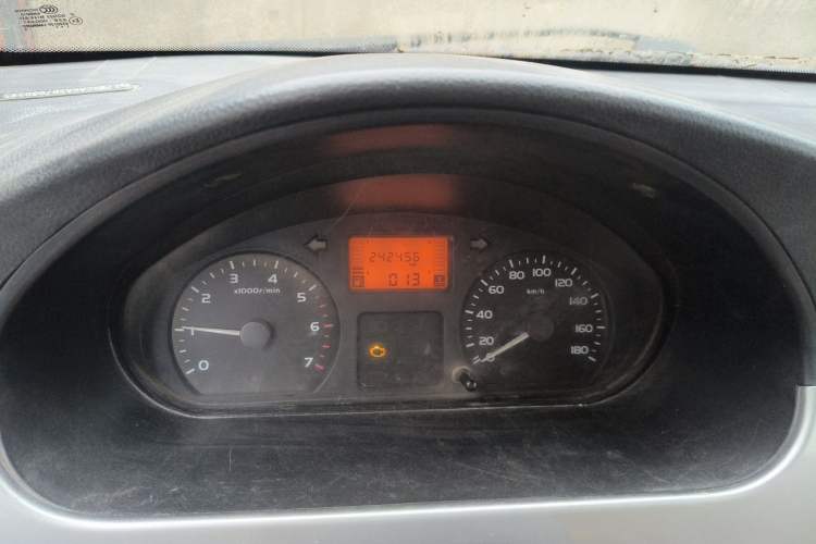 Used Wuling Rongguang 2011 1.2L Standard Version Odometer Close Up
