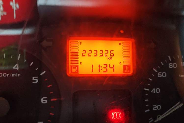Used Wuling Rongguang 2011 1.2L Standard Version Odometer Close Up