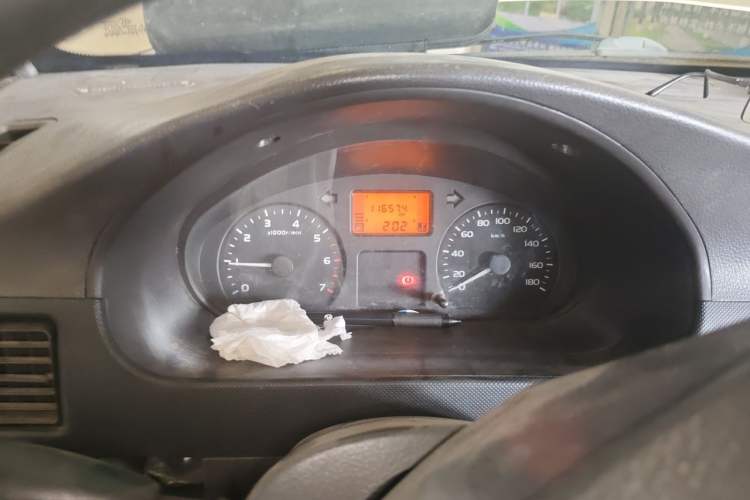 Used Wuling Rongguang 2011 1.2L Base Version Odometer Close Up