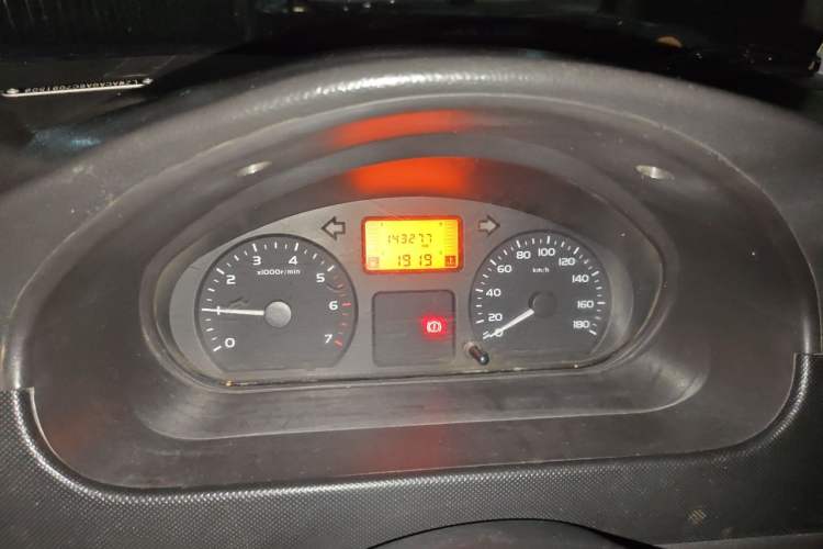 Used Wuling Rongguang 2011 1.2L Base Version Odometer Close Up