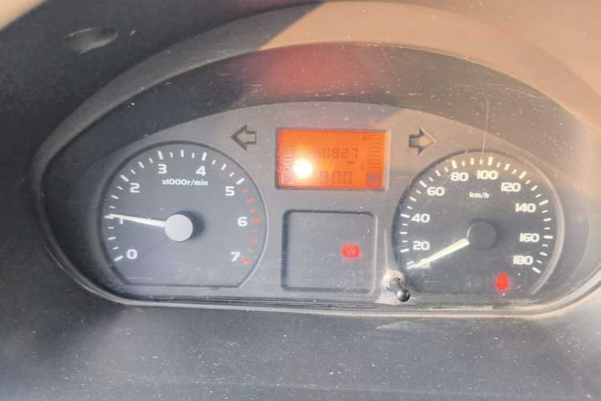 Used Wuling Rongguang 2011 1.2L Base Version Odometer Close Up
