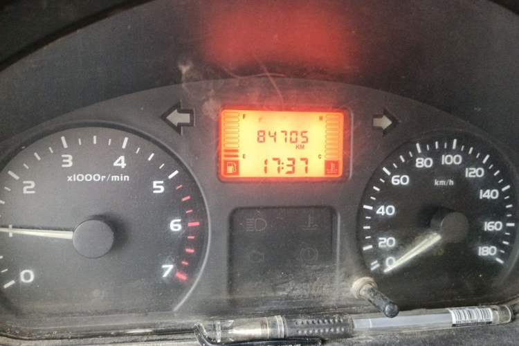 Used Wuling Rongguang 2011 1.2L Comfort Model Odometer Close Up