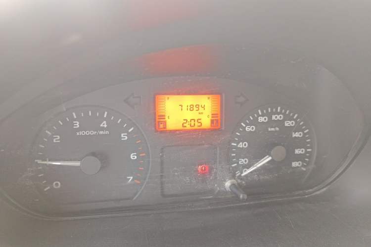 Used Wuling Rongguang 2011 1.2L Standard Version Odometer Close Up