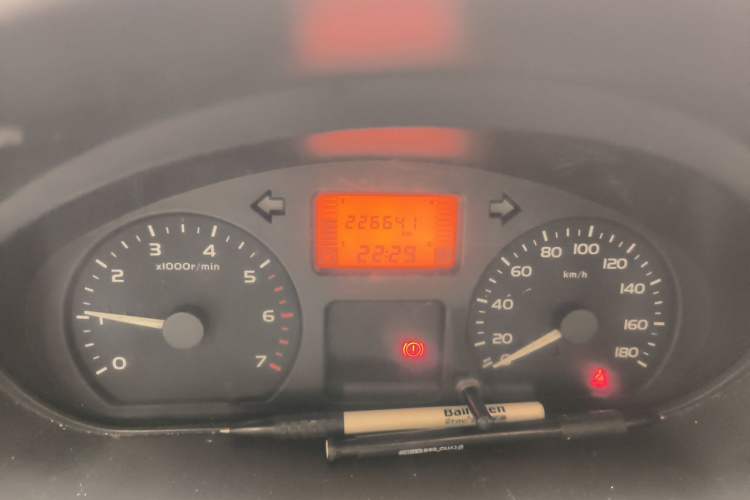 Used Wuling Rongguang 2011 1.2L Base Version Odometer Close Up