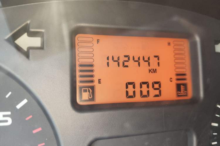 Used Wuling Rongguang 2011 1.2L Standard Version Odometer Close Up