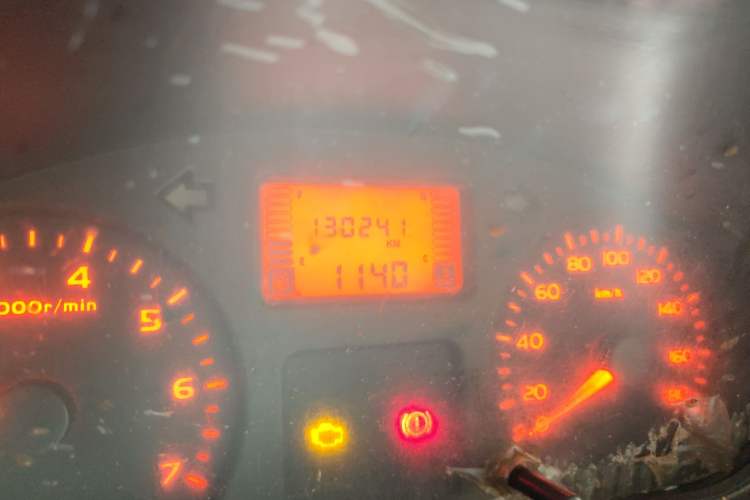 Used Wuling Rongguang 2011 1.2L Base Version Odometer Close Up