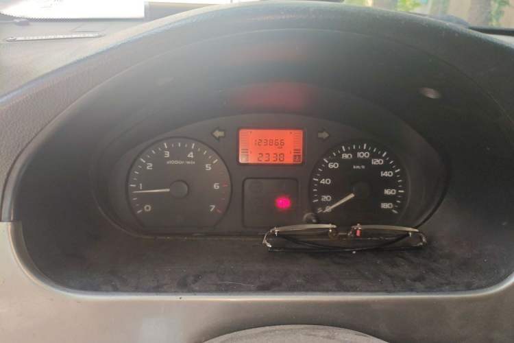 Used Wuling Rongguang 2011 1.2L Standard Version Odometer Close Up