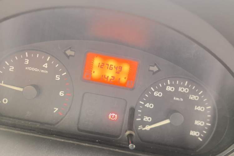 Used Wuling Rongguang 2011 1.2L Base Version Odometer Close Up