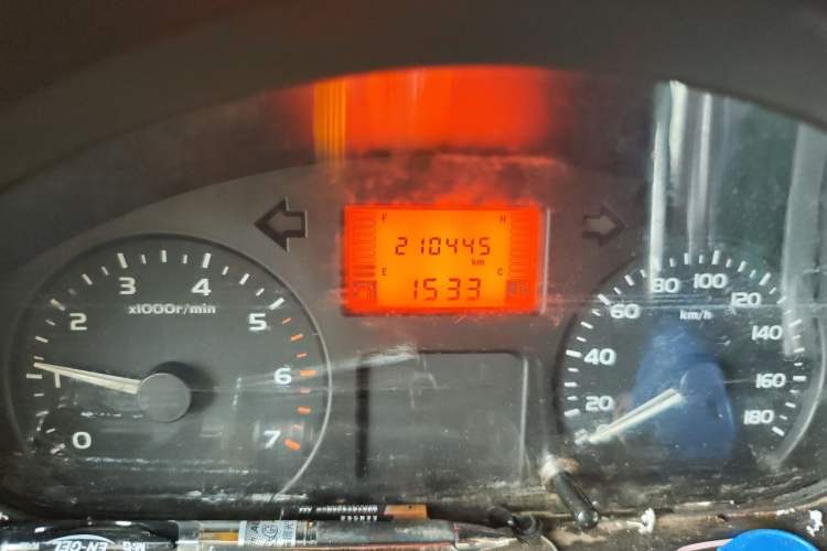 Used Wuling Rongguang 2011 1.2L Base Version Odometer Close Up
