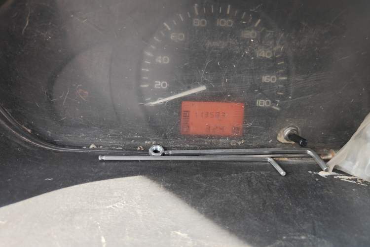 Used Wuling Rongguang 2011 1.2L Base Version Odometer Close Up