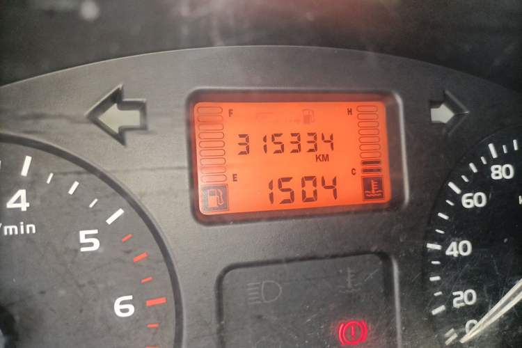 Used Wuling Rongguang 2011 1.2L Base Version Odometer Close Up