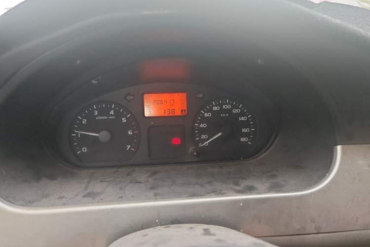 Used Wuling Rongguang 2011 1.2L Standard Version Odometer Close Up