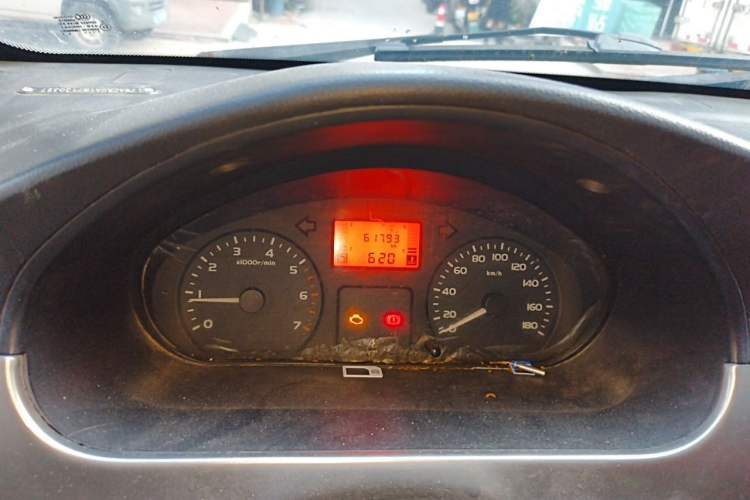 Used Wuling Rongguang 2011 1.2L Comfort Model Odometer Close Up