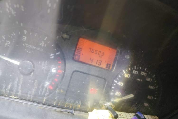 Used Wuling Rongguang 2011 1.2L Base Version Odometer Close Up