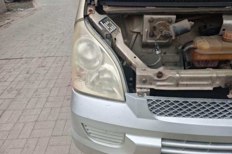 Used Wuling Rongguang 2011 1.2L Base Version Right Front Headlight