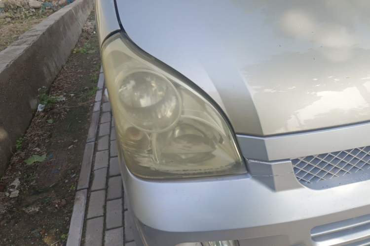 Used Wuling Rongguang 2011 1.2L Standard Version Right Front Headlight
