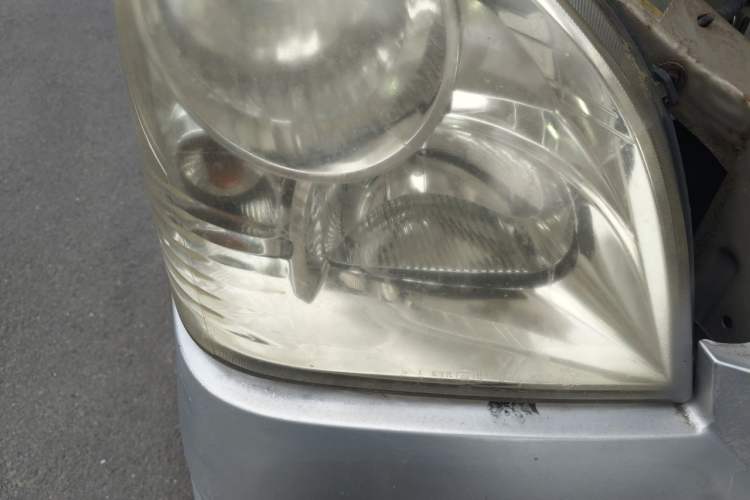Used Wuling Rongguang 2011 1.5L Base Version Right Front Headlight