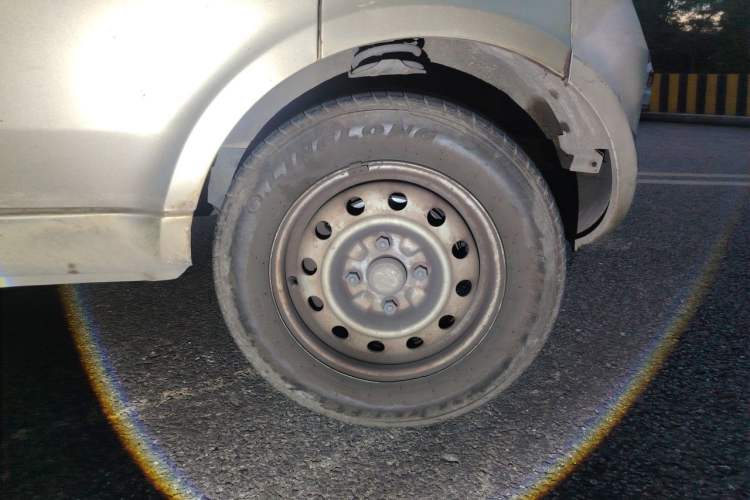 Used Wuling Rongguang 2011 1.2L Base Version Right Front Wheel Hub