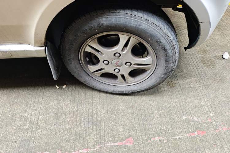 Used Wuling Rongguang 2011 1.2L Standard Version Right Front Wheel Hub