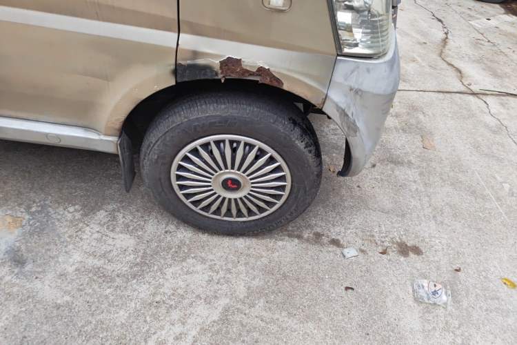 Used Wuling Rongguang 2011 1.2L Base Version Right Front Wheel Hub