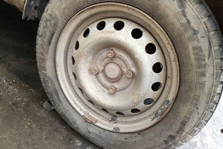 Used Wuling Rongguang 2011 1.2L Comfort Model Right Front Wheel Hub