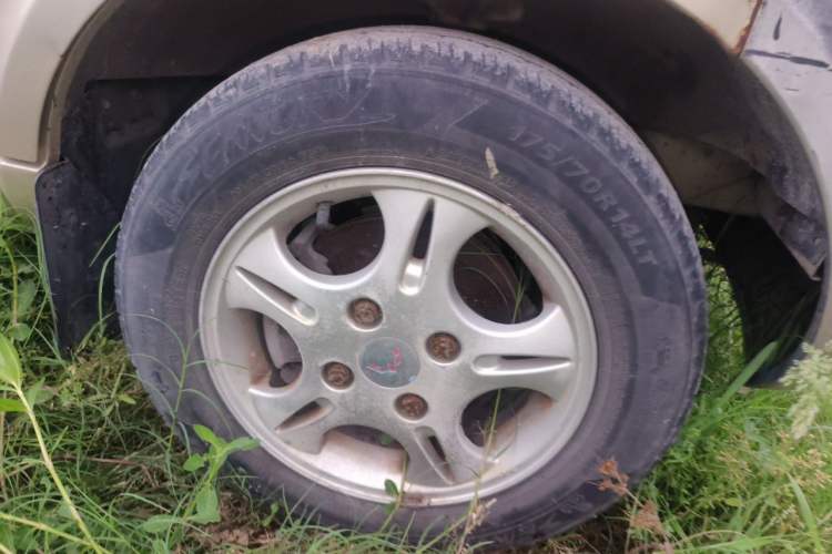 Used Wuling Rongguang 2011 1.2L Base Version Right Front Wheel Hub