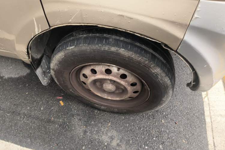 Used Wuling Rongguang 2011 1.2L Base Version Right Front Wheel Hub