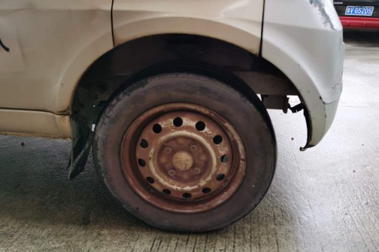 Used Wuling Rongguang 2011 1.2L Base Version Right Front Wheel Hub