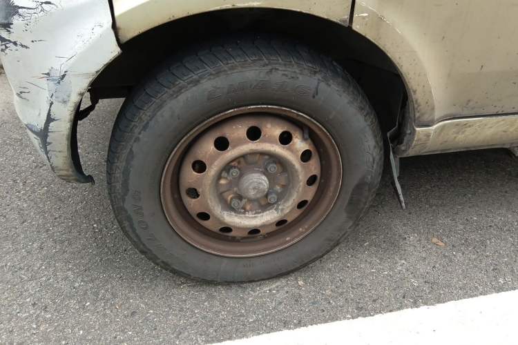 Used Wuling Rongguang 2011 1.2L Base Version Right Front Wheel Hub